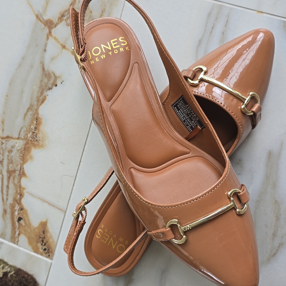 Jones New York Tan Patent Sling Backs with Gold Buckle and Gold Detail on Heels